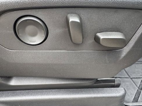 Used 2024 Chevrolet Suburban High Country image 41