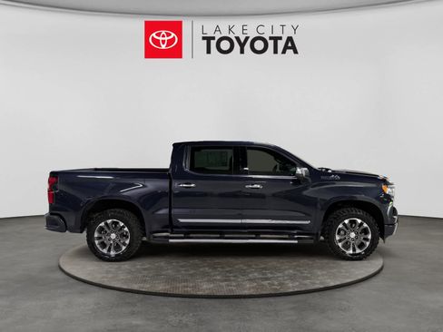 Used 2023 Chevrolet Silverado 1500 High Country w/ Z71 Off-Road Package AWD/4WD image 11