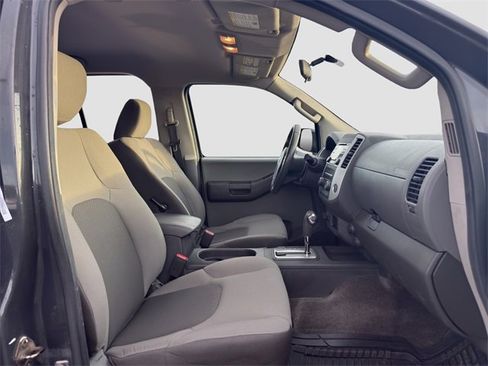 Used 2013 Nissan Xterra S image 17