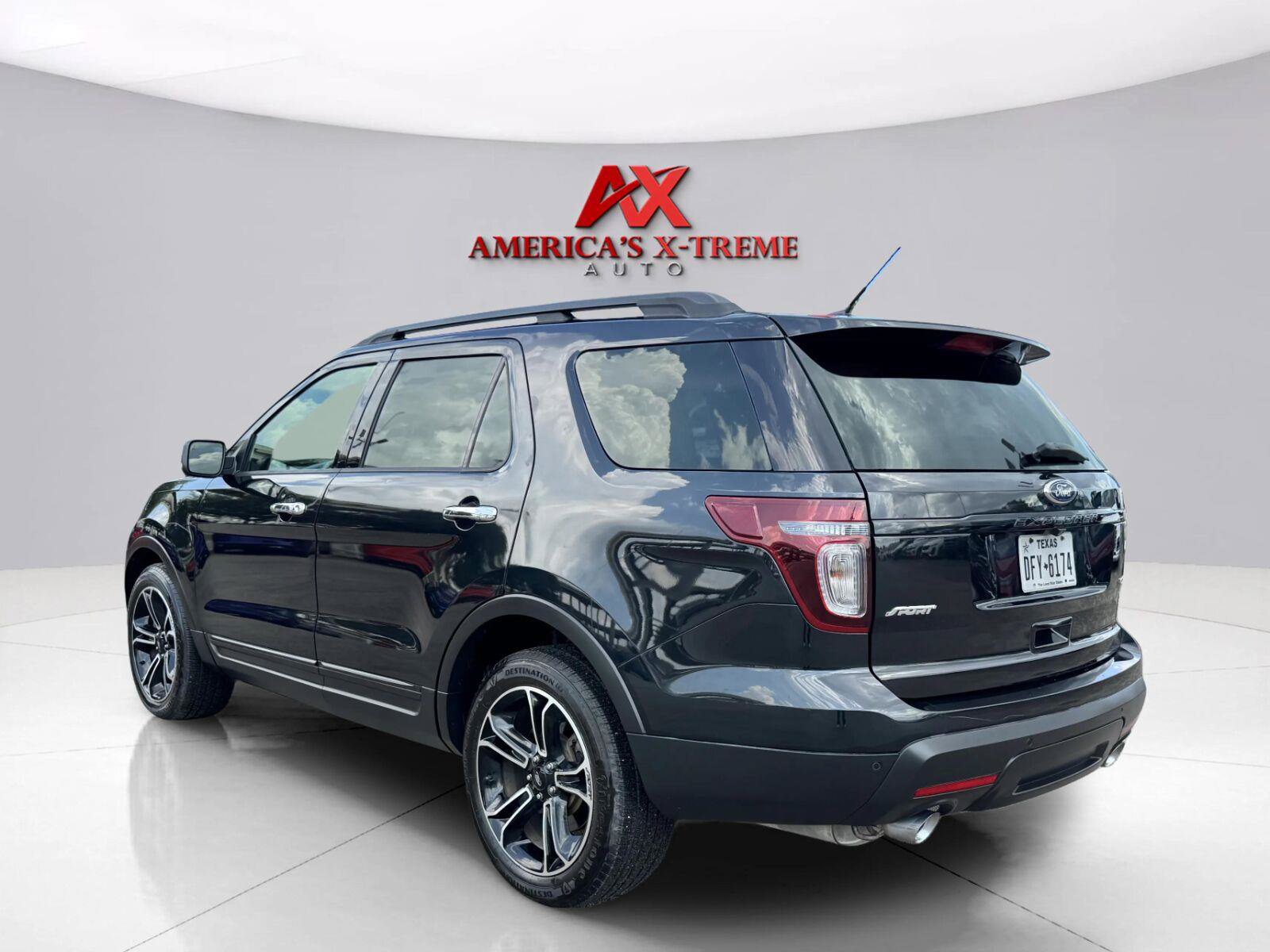Used 2014 Ford Explorer Sport w/ Equipment Group 401A AWD/4WD image 3