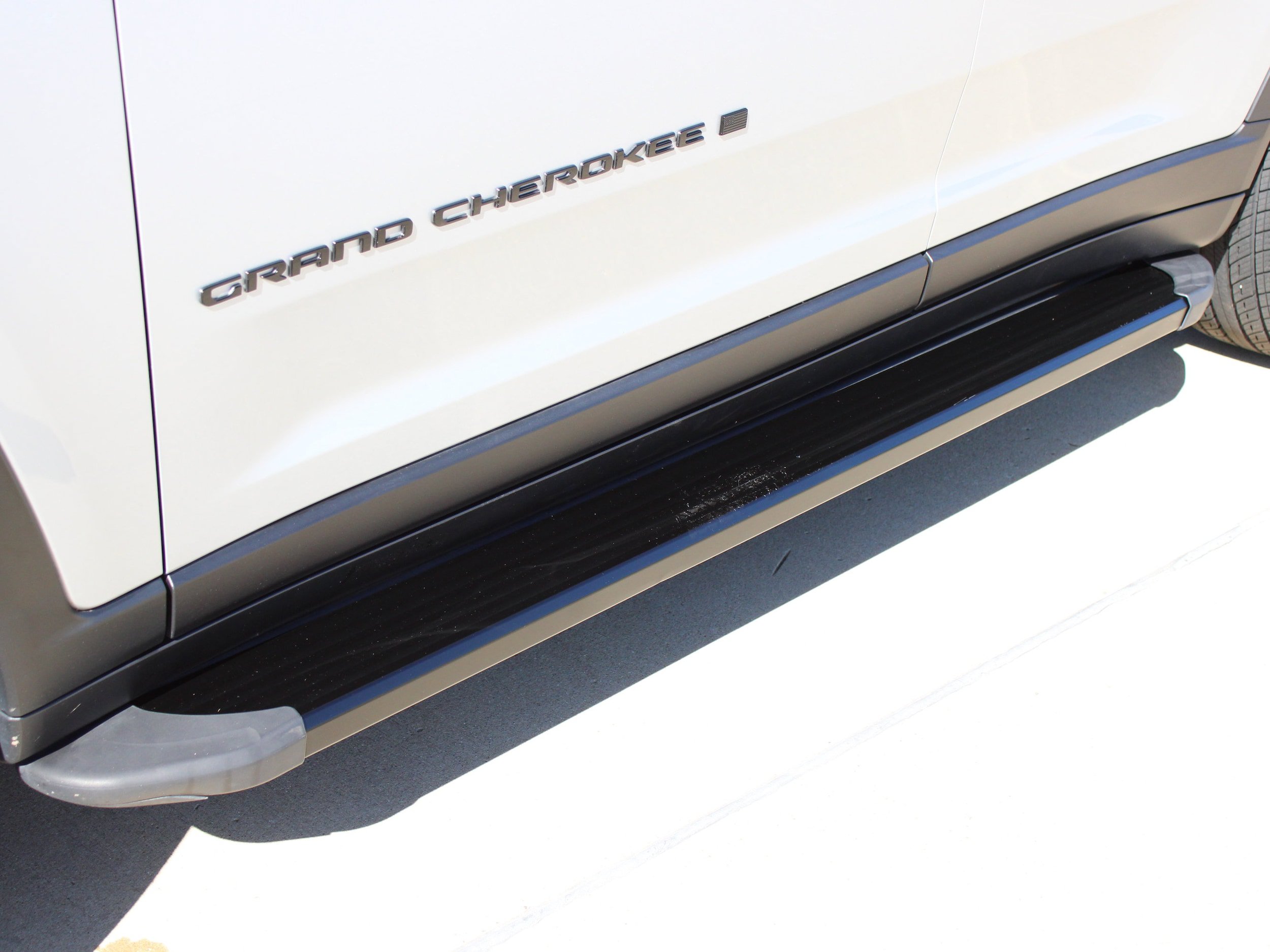 Used 2022 Jeep Grand Cherokee Altitude AWD/4WD image 13