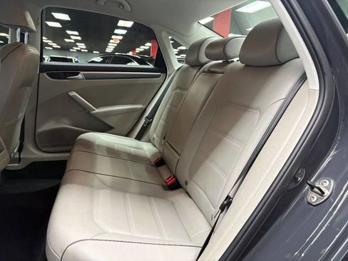 Used 2017 Volkswagen Passat 1.8T R-Line image 42