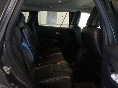 Used 2021 Jeep Cherokee Latitude Lux image 32