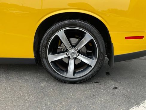 Used 2017 Dodge Challenger R/T Plus RWD image 37