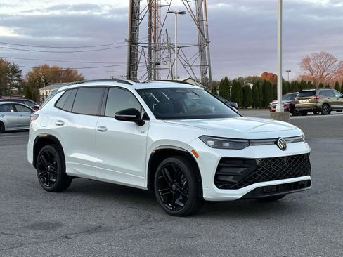 New 2026 Volkswagen Tiguan SE R-Line image 8