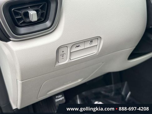Certified 2023 Kia Sorento S w/ Panoramic Sunroof Package FWD image 19