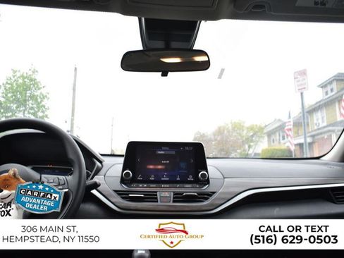 Used 2025 Nissan Altima 2.5 SV FWD image 32