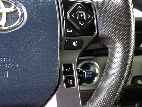 Used 2020 Toyota Tacoma TRD Sport w/ Technology Package AWD/4WD image 30