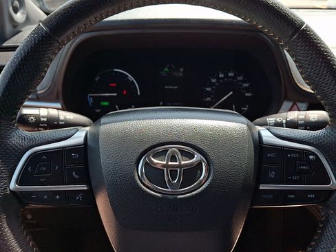 Used 2022 Toyota Sienna XLE Woodland Edition w/ Protection Package (TMS) AWD/4WD image 21