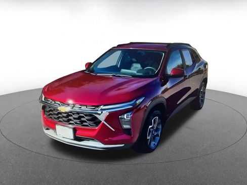 Used 2025 Chevrolet Trax LT w/ LT Convenience Package image 10