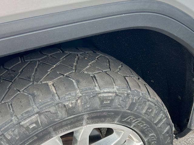 Used 2021 GMC Sierra 1500 SLT AWD/4WD image 15