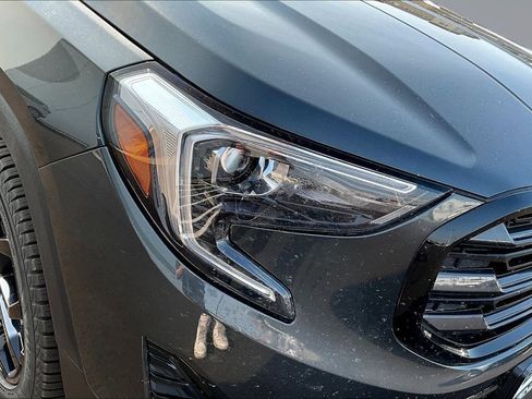 Used 2021 GMC Terrain SLE w/ Driver Convenience Package AWD/4WD image 25