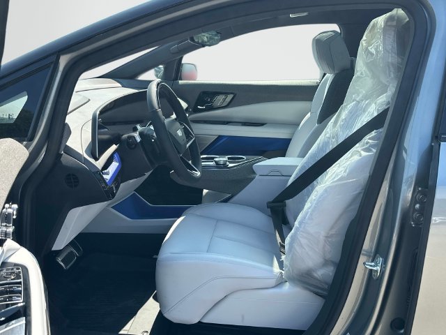 New 2027 Cadillac Optiq Sport w/ LPO, Floor Liner Package AWD/4WD image 10