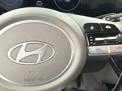 Used 2024 Hyundai Elantra SEL FWD image 20