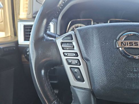 Used 2017 Nissan Titan SL image 24