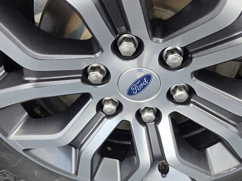 Used 2022 Ford F150 Lariat w/ Max Trailer Tow Package AWD/4WD image 12