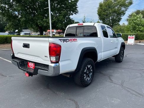 Used 2016 Toyota Tacoma TRD Off-Road w/ Towing Package AWD/4WD image 7