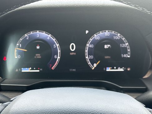 Used 2025 Jeep Grand Cherokee L Limited w/ Luxury Tech Group II image 23