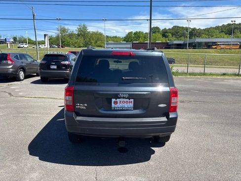 Used 2014 Jeep Patriot Latitude AWD/4WD image 7