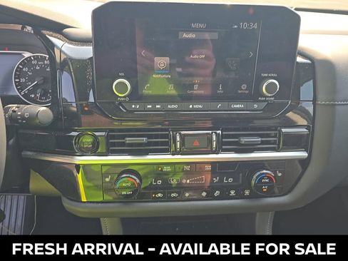 Used 2025 Nissan Pathfinder SV FWD image 11