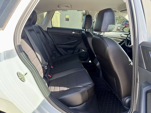 Used 2023 Volkswagen Jetta SE image 11