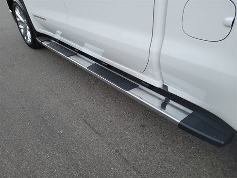 Used 2020 GMC Sierra 1500 SLT w/ SLT Premium Plus Package image 29