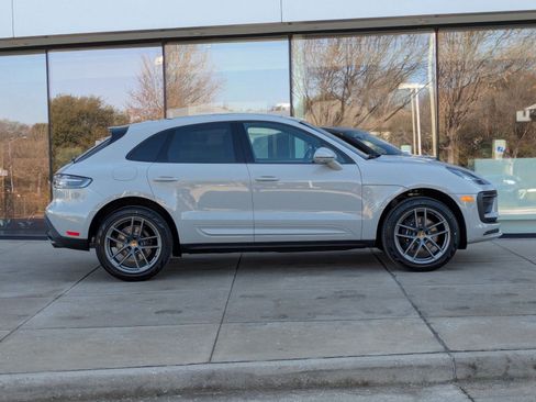 New 2026 Porsche Macan image 8