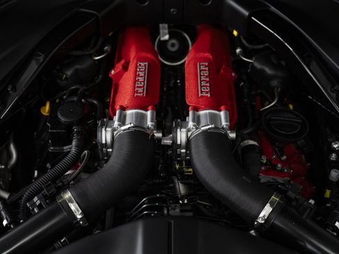 Used 2025 Ferrari Roma Spider RWD image 60