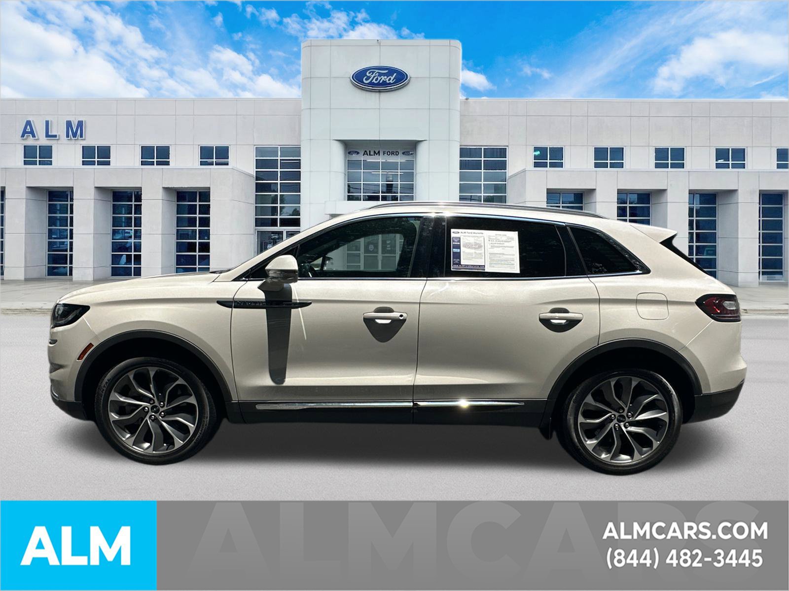Used 2023 Lincoln Nautilus Reserve w/ Luxury Package AWD/4WD image 8