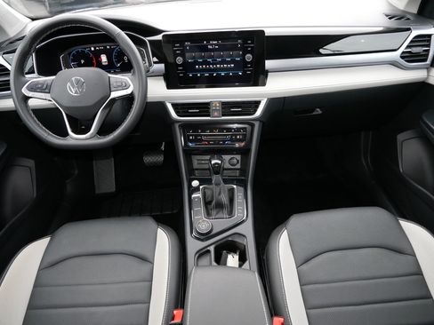 Certified 2025 Volkswagen Taos SEL image 10