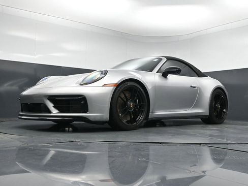 Certified 2024 Porsche 911 Carrera GTS RWD image 20