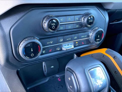 Used 2022 Ford Bronco Badlands image 32