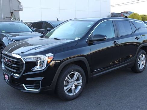 Used 2023 GMC Terrain SLE AWD/4WD image 2