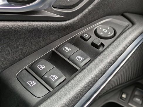 Used 2024 BMW 330e image 25