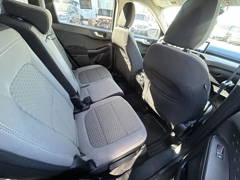 Used 2020 Ford Escape SE image 28