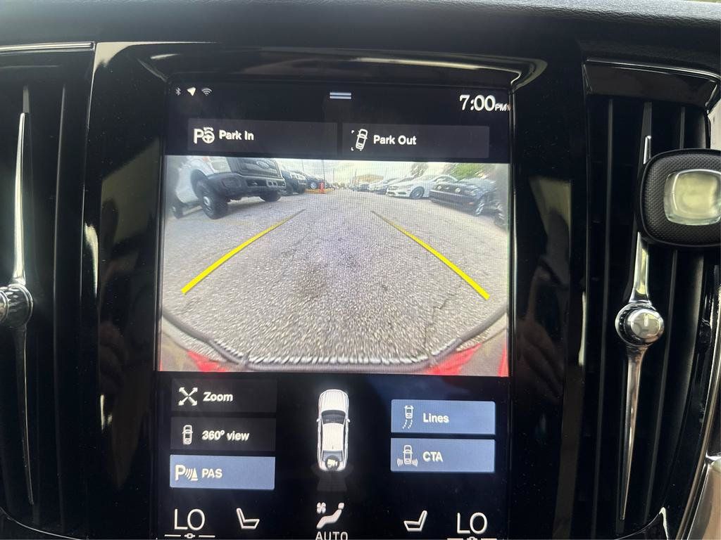 Used 2018 Volvo S90 T5 Momentum w/ Convenience Package FWD image 23