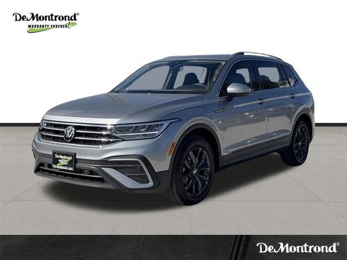 Used 2024 Volkswagen Tiguan SE image 1