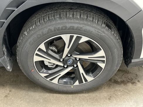 Certified 2025 Subaru Crosstrek 2.0i Premium image 5