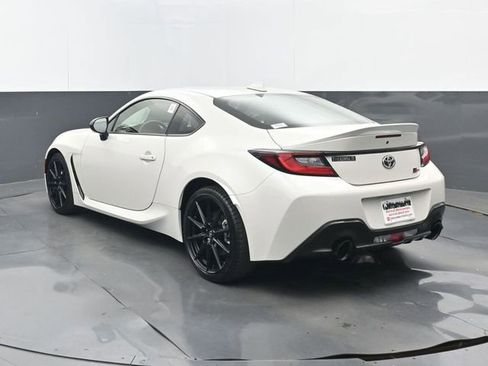Used 2024 Toyota GR86 Premium RWD image 3