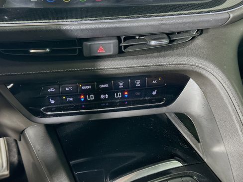 Used 2022 Buick Envision Essence w/ Technology Package I FWD image 24