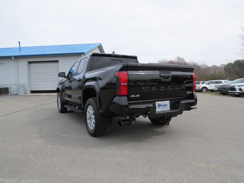 Used 2024 Toyota Tacoma SR5 image 6