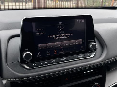 Used 2025 Nissan Rogue SV FWD image 20