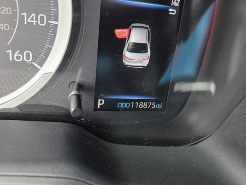 Used 2021 Toyota Corolla LE FWD image 30