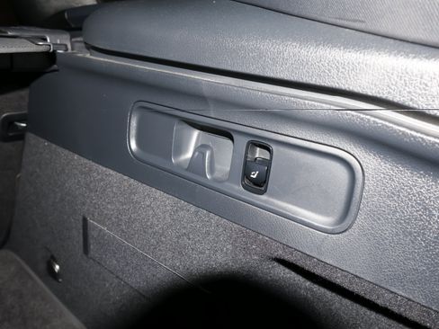 Used 2023 Mercedes-Benz GLC 300 4MATIC image 13
