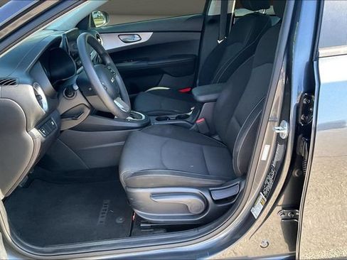Used 2022 Kia Forte LXS FWD image 22
