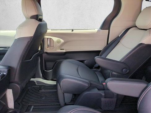 New 2026 Toyota Sienna Limited FWD image 15