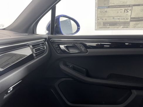 New 2026 Porsche Macan image 14