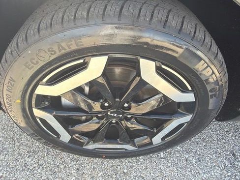Used 2025 Kia Telluride S AWD/4WD image 10