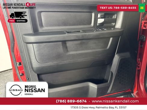 Used 2018 RAM 2500 Tradesman w/ Chrome Appearance Group image 32