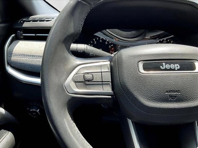 Used 2023 Jeep Compass Latitude AWD/4WD image 20